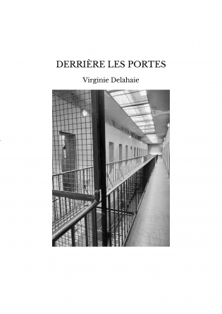 DERRIÈRE LES PORTES