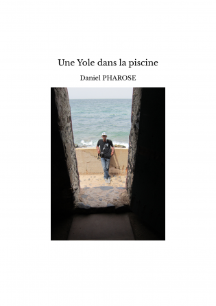 Une Yole dans la piscine