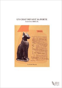 UN CHAT DEVANT SA PORTE